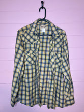 Load image into Gallery viewer, Large Mens Wrangler Plaid Pearl Snap Button Up Shirt
