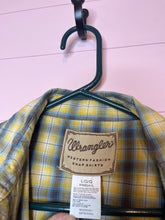 Load image into Gallery viewer, Large Mens Wrangler Plaid Pearl Snap Button Up Shirt
