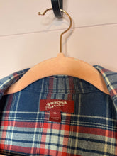 Load image into Gallery viewer, XL Arizona Button Up Flannel Shirt
