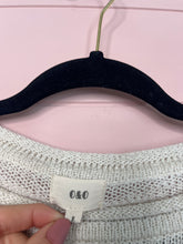 Load image into Gallery viewer, Large O&amp;O Thin Lightweight Sweater
