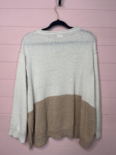 Load image into Gallery viewer, Large O&amp;O Thin Lightweight Sweater
