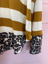 Load image into Gallery viewer, Medium Impressions Stripe Leopard Top
