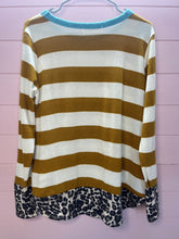Load image into Gallery viewer, Medium Impressions Stripe Leopard Top
