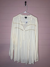Load image into Gallery viewer, 4XL Torrid NWT Ivory Peasant Style Plus Size Blouse
