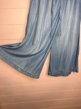 Load image into Gallery viewer, Medium Anthropologie Holding Horses Chambray Wide Leg Cropped Pants
