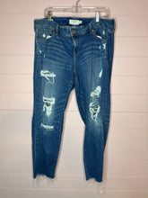 Load image into Gallery viewer, Size 18 Torrid Plus Size Boyfriend Cropped Distressed Jeans
