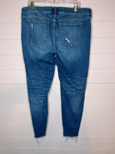 Load image into Gallery viewer, Size 18 Torrid Plus Size Boyfriend Cropped Distressed Jeans
