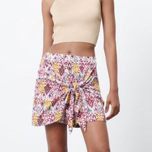 Load image into Gallery viewer, Zara NWT Medium Floral Print Skirt
