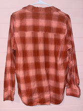 Load image into Gallery viewer, Small Universal Thread Plaid Flannel Button Up Shirt
