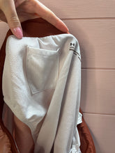 Load image into Gallery viewer, Large Under Armour Loose Fit Athletic Shorts
