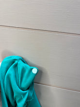 Load image into Gallery viewer, Size 2 Lululemon Green Leggings
