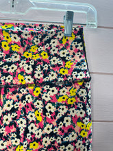 Load image into Gallery viewer, Medium Betsy Johnson Floral Print Leggings
