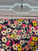 Load image into Gallery viewer, Medium Betsy Johnson Floral Print Leggings
