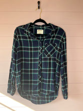 Load image into Gallery viewer, Medium Arizona Jeans Navy Flannel Button Up Shirt
