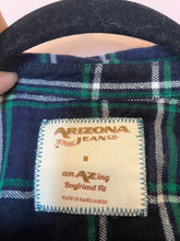 Load image into Gallery viewer, Medium Arizona Jeans Navy Flannel Button Up Shirt
