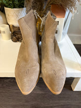 Load image into Gallery viewer, 7.5 Dolce Vita NWOT Almond Toe Cowboy Ankle Booties

