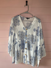 Load image into Gallery viewer, 1X Unique Spectrum Plus Size Boho Top

