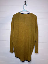 Load image into Gallery viewer, Medium/ Large Umgee Tan &amp; Navy Blue Cardigan

