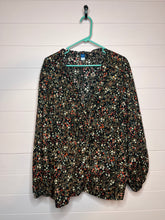 Load image into Gallery viewer, 3XL Old Navy Plus Size Floral Button Up V-Neck Shirt
