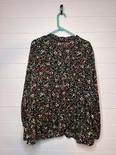 Load image into Gallery viewer, 3XL Old Navy Plus Size Floral Button Up V-Neck Shirt
