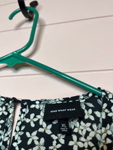 Load image into Gallery viewer, XL Who What Wear Black Floral Print Blouse
