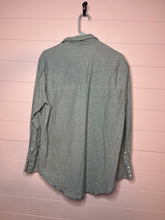 Load image into Gallery viewer, Large Wrangler Men’s Gray Pearl Snap Button Up Shirt
