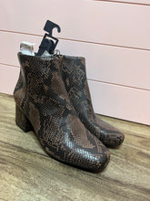 Load image into Gallery viewer, Size 11 NWT Time &amp; Tru Snake Print Block Heel Booties

