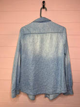 Load image into Gallery viewer, Small Mel And Mo Light Wash Chambray Pearl Snap Button Up Shirt
