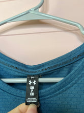 Load image into Gallery viewer, Small Under Armour Blue Short Sleeve T-Shirt
