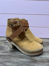 Load image into Gallery viewer, Size 38 (8) Free People Bungalow Clog Ankle Boot Tan Suede Leather 70s Wood Heel
