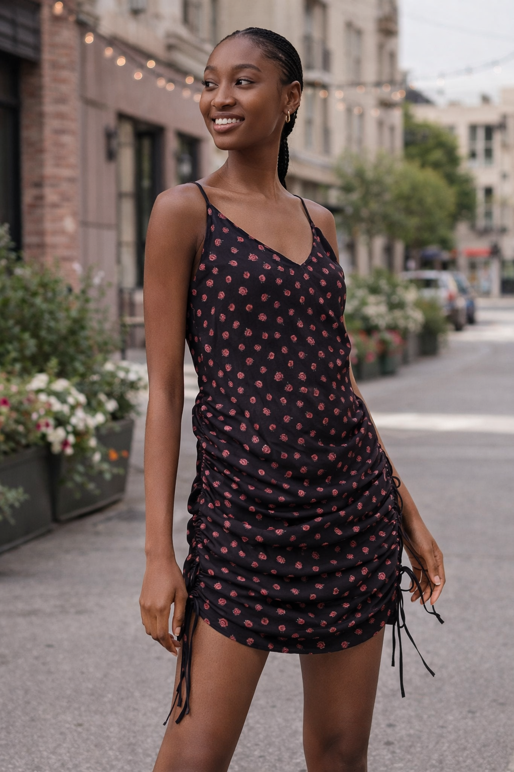 Large NWT Urban Outfitters black and red rose-patterned ruched side sl – Weathered West Collective