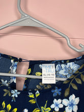 Load image into Gallery viewer, XL Time and True Blue Floral Ruffle Top
