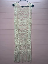 Load image into Gallery viewer, Small Forever 21 Ivory Crochet Fringe Duster
