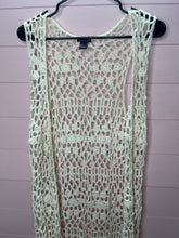 Load image into Gallery viewer, Small Forever 21 Ivory Crochet Fringe Duster
