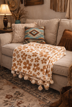 Load image into Gallery viewer, Retro Floral Pom Pom Throw Blanket
