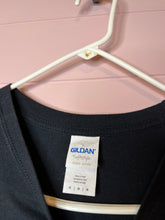Load image into Gallery viewer, Medium Gildan Black Yellowstone Short Sleeve Crew Neck Graphic T-Shirt
