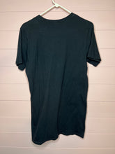 Load image into Gallery viewer, Medium Gildan Black Yellowstone Short Sleeve Crew Neck Graphic T-Shirt
