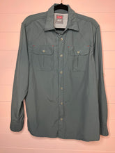 Load image into Gallery viewer, Medium Wrangler Men’s Button Up Outdoors Shirt
