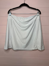 Load image into Gallery viewer, Large Etonic Golf Skirt
