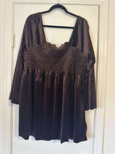 Load image into Gallery viewer, 3XL Velvet Square Neck Tunic Top

