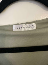 Load image into Gallery viewer, XL Retrology Green Textured Boho Top
