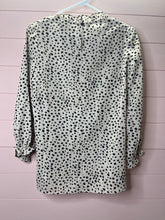 Load image into Gallery viewer, Small Thin Leopard Dot Top From Amazon Pallet
