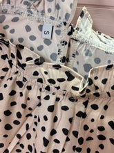 Load image into Gallery viewer, Small Thin Leopard Dot Top From Amazon Pallet
