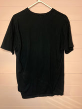 Load image into Gallery viewer, Large Gildan Yellowstone Leopard Teal Short Sleeve Graphic T-Shirt
