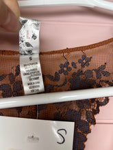 Load image into Gallery viewer, Small Wishlist NWT Brown &amp; Navy Blue Lace Bralette
