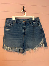 Load image into Gallery viewer, Size 18 American Eagle Highest Rise Mom Denim Shorts
