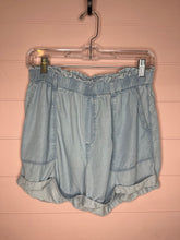 Load image into Gallery viewer, Medium Aerie Chambray Paper Bag Shorts
