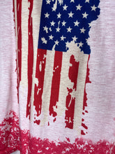 Load image into Gallery viewer, Large Fourth Of July Patriotic American Flag Bleached Graphic T-Shirt
