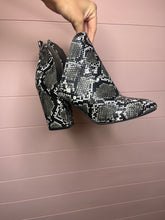 Load image into Gallery viewer, Size 9 Black Gray Snake Print Almond Toe Booties
