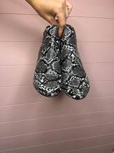 Load image into Gallery viewer, Size 9 Black Gray Snake Print Almond Toe Booties
